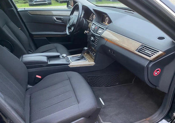 Mercedes-Benz Klasa E cena 46900 przebieg: 132000, rok produkcji 2010 z Turek małe 137